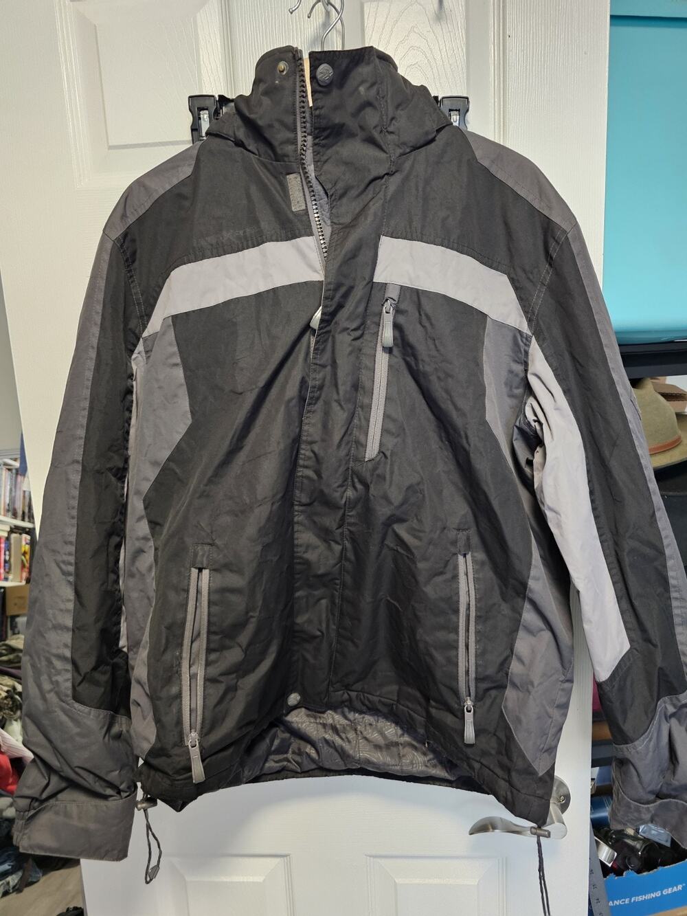Men's ZeroXposur Midweight Black/Gray Winter Sports Jacket, Size M